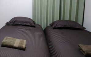 Comfort Apartment (102) | Soundproofing, free WiFi, bed sheets - Issyuku Higashiueno Hotel (Tokyo)