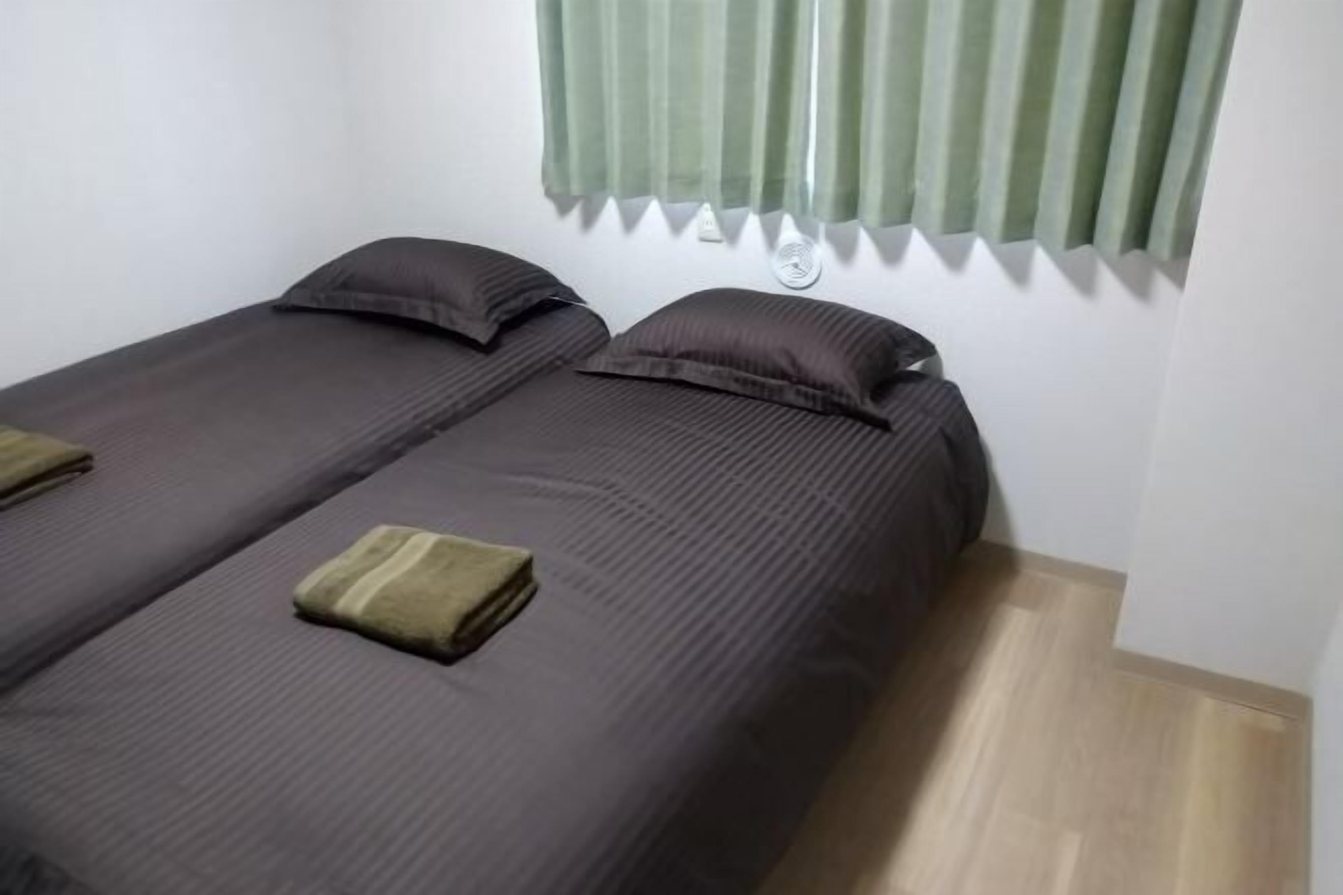 Soundproofing, free WiFi, bed sheets