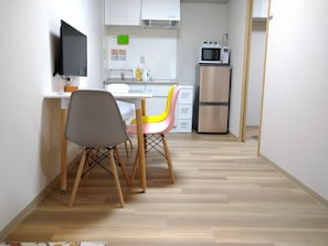 Comfort Apartment (102) | In-room dining