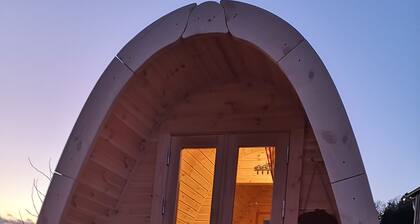 Romantisches Holz-Iglu mit Optional Outdoor-Whirlpool