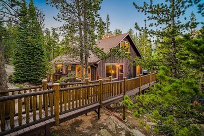 True Secluded Cabin In The Woods. Creek & Wildlife