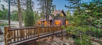 Secluded cabin on 10 acres. Brook, wildlife, views