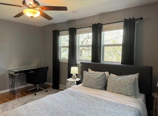 3 chambres, bureau, fer et planche à repasser, Wi-Fi gratuit