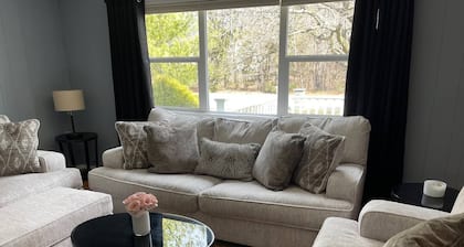 Beautiful Home by Jersey Shore Beaches + Six Flags + Fort Dix