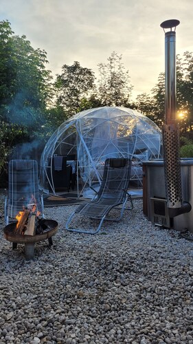 Bubble overnight stay in the Fichtelgebirge - with hot tub/whirlpool for an extra charge