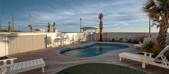 Ocean Front Ocean View, With Private Heated Pool & Hot Tub