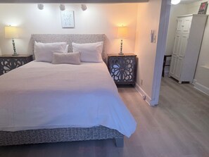 4 bedrooms, desk, iron/ironing board, free WiFi