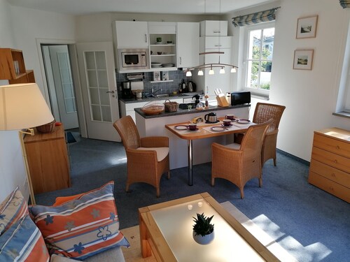 Sonnige Wohnung mit Süd-Balkon und Strandkorb