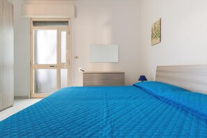 2 Schlafzimmer, Bügeleisen/Bügelbrett