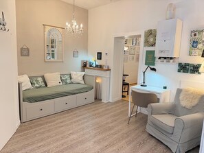 1 bedroom, desk, iron/ironing board, free WiFi