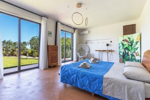 3 chambres, fer et planche à repasser, Wi-Fi, literie fournie