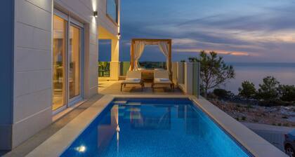 Seafront Villa Esquel - With heated pool