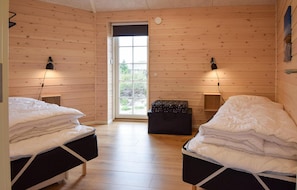 3 bedrooms, travel cot, free WiFi