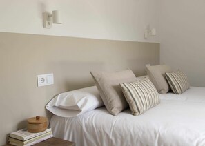 2 makuuhuonetta, silitysrauta/-lauta, vauvan matkasänky, ilmainen Wi-Fi