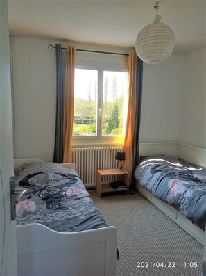 3 bedrooms, travel cot, free WiFi