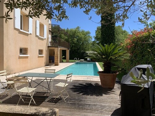 Large air-conditioned villa with heated pool in secure residence