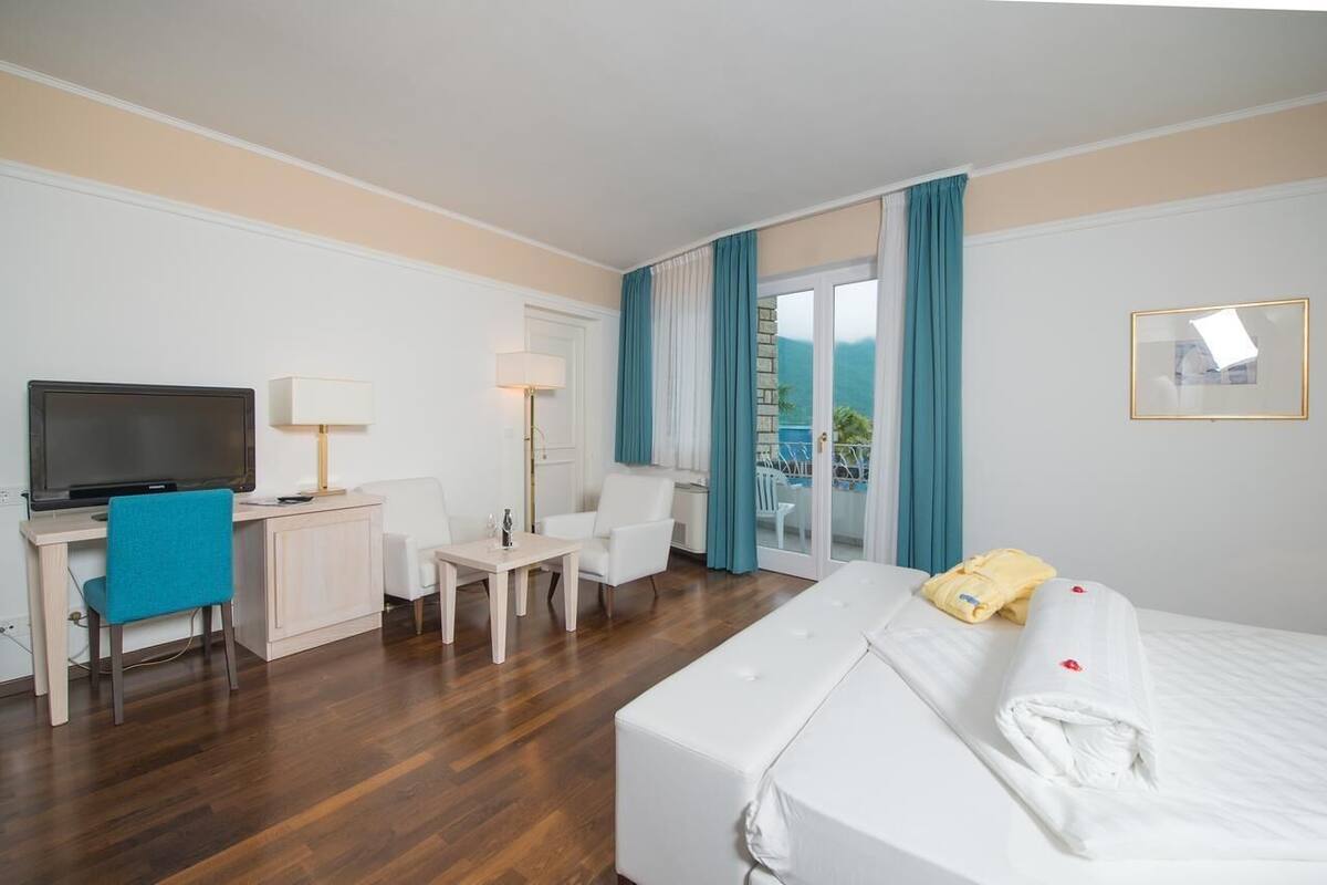 Classic Double Room, Balcony (Seeblick) | Minibar, in-room safe, soundproofing, WiFi (free)