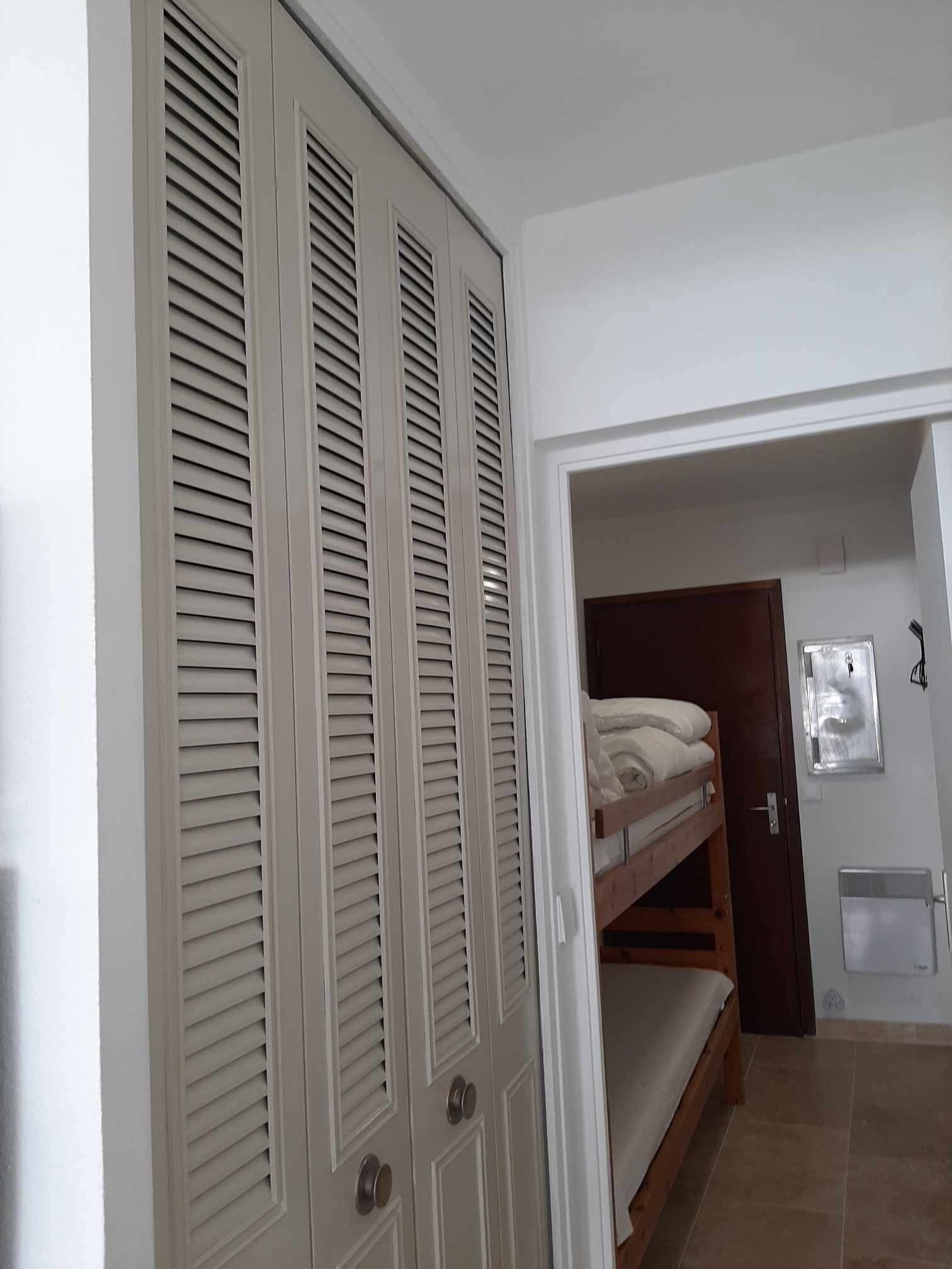 Tabla de planchar con plancha y wifi gratis 