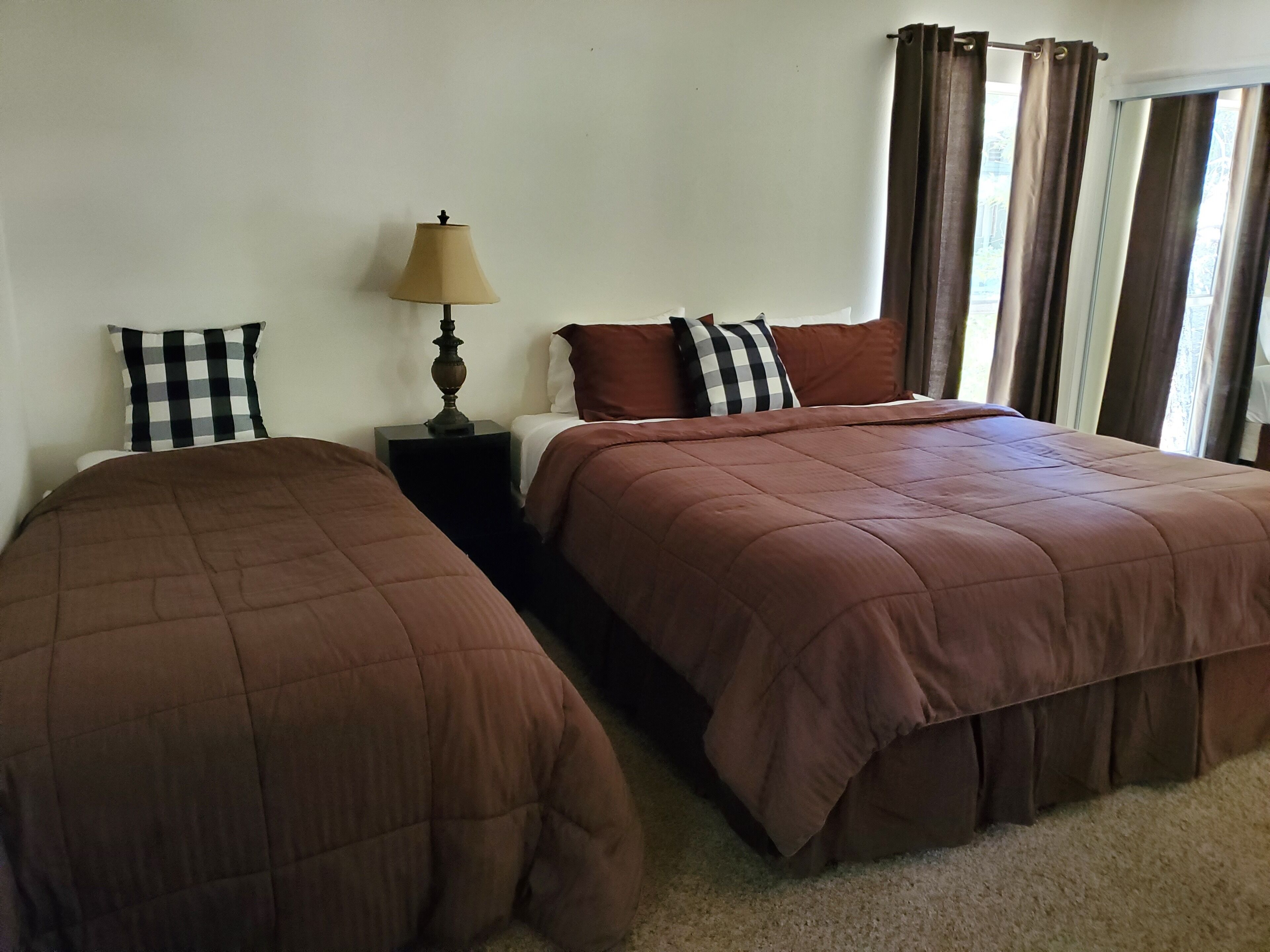 3 habitaciones, wifi gratis y ropa de cama 