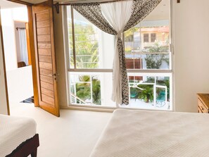 3 habitaciones, escritorio, tabla de planchar con plancha y wifi gratis