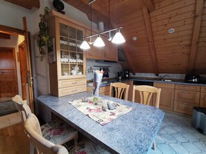 Fridge, microwave, stovetop, dishwasher - Exclusive suite with air conditioning and a very large balcony  (Wiesmoor)