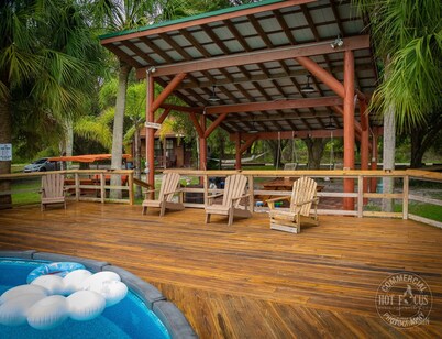 Quaint rustic cabin, newly remodeled!