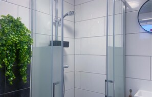 Shower - 2 bedroom awesome home in Egmond aan Zee (Egmond aan Zee)