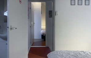 2 bedrooms, travel crib, free WiFi - Pet friendly home in Egmond aan Zee (Egmond aan Zee)