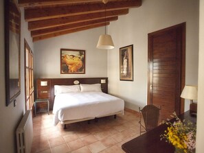 Habitación Confort | Sábanas de algodón egipcio, ropa de cama de alta calidad y edredón 