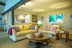 Smart TV, fireplace, printers - Perfect "Goldilocks" Ski & Golf House on Stratton Resort (Winhall)