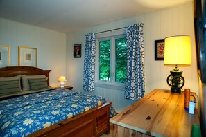 4 bedrooms, desk, WiFi, bed sheets - Perfect "Goldilocks" Ski & Golf House on Stratton Resort (Winhall)