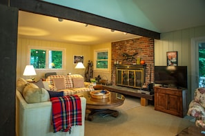Smart TV, fireplace, printers