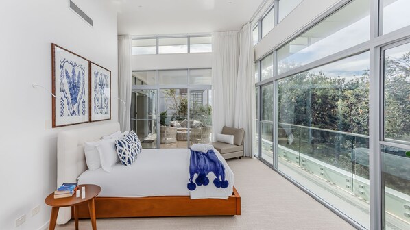 4 bedrooms, free WiFi - The Beach House -Nth Point Ave (KINGSCLIFF)