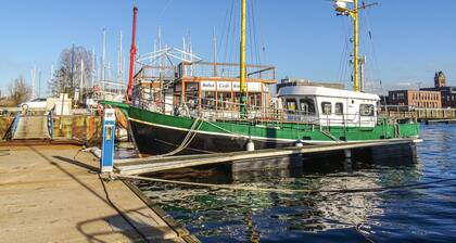 2 bedroom amazing ship in Wismar