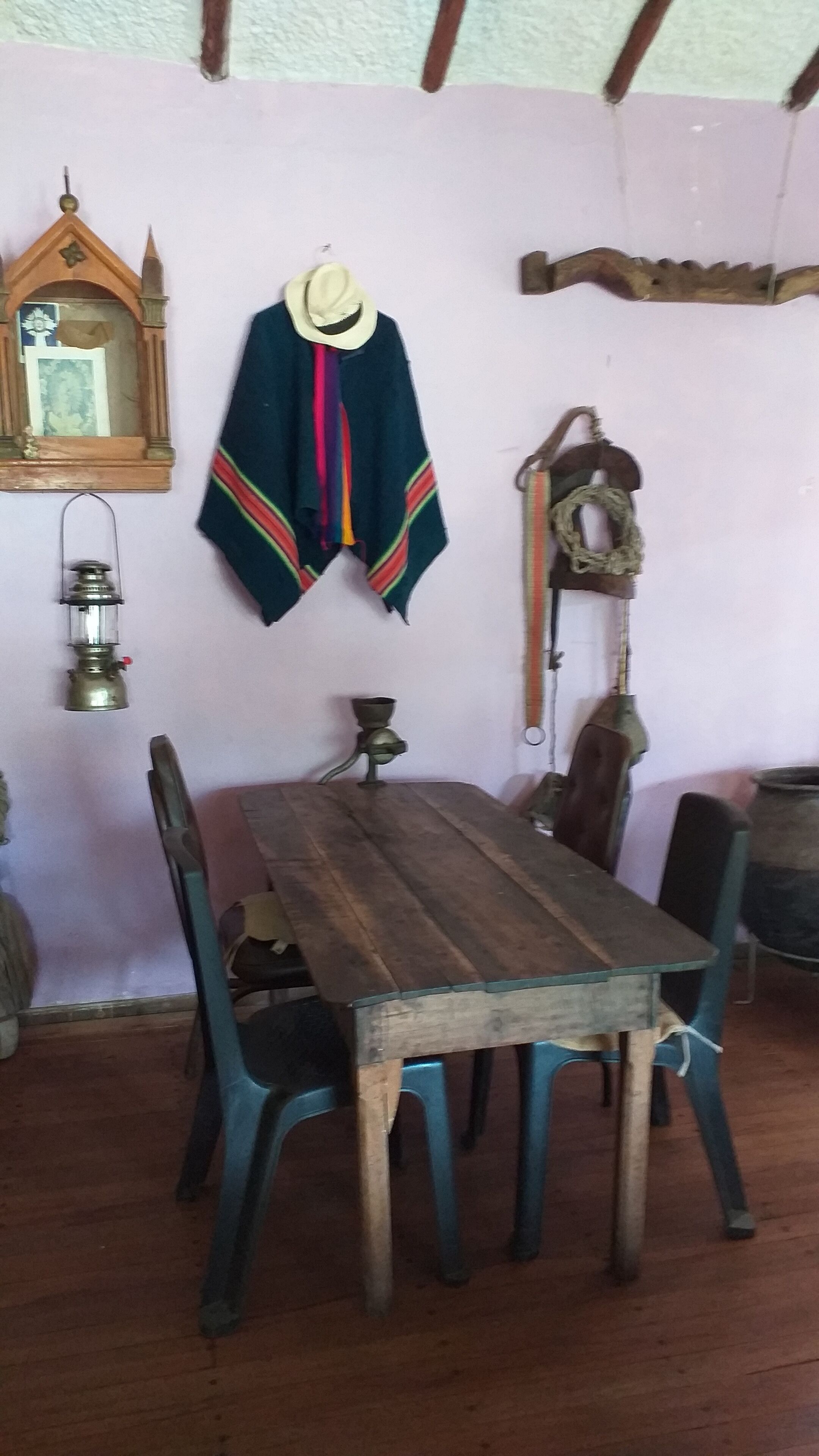 Daily continental breakfast (USD 3 per person)