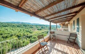 Property grounds - Gorgeous apartment in Baja Sardinia (Baja Sardinia)