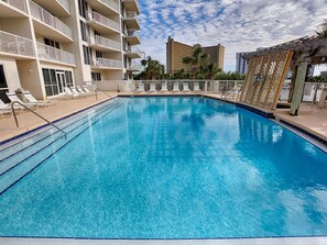 Innendørsbasseng og utendørsbasseng