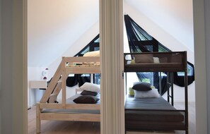 3 bedrooms, travel crib, free WiFi