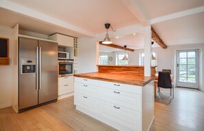 Fridge, oven, dishwasher, coffee/tea maker - Pet friendly home in Skærbæk (Skærbæk)
