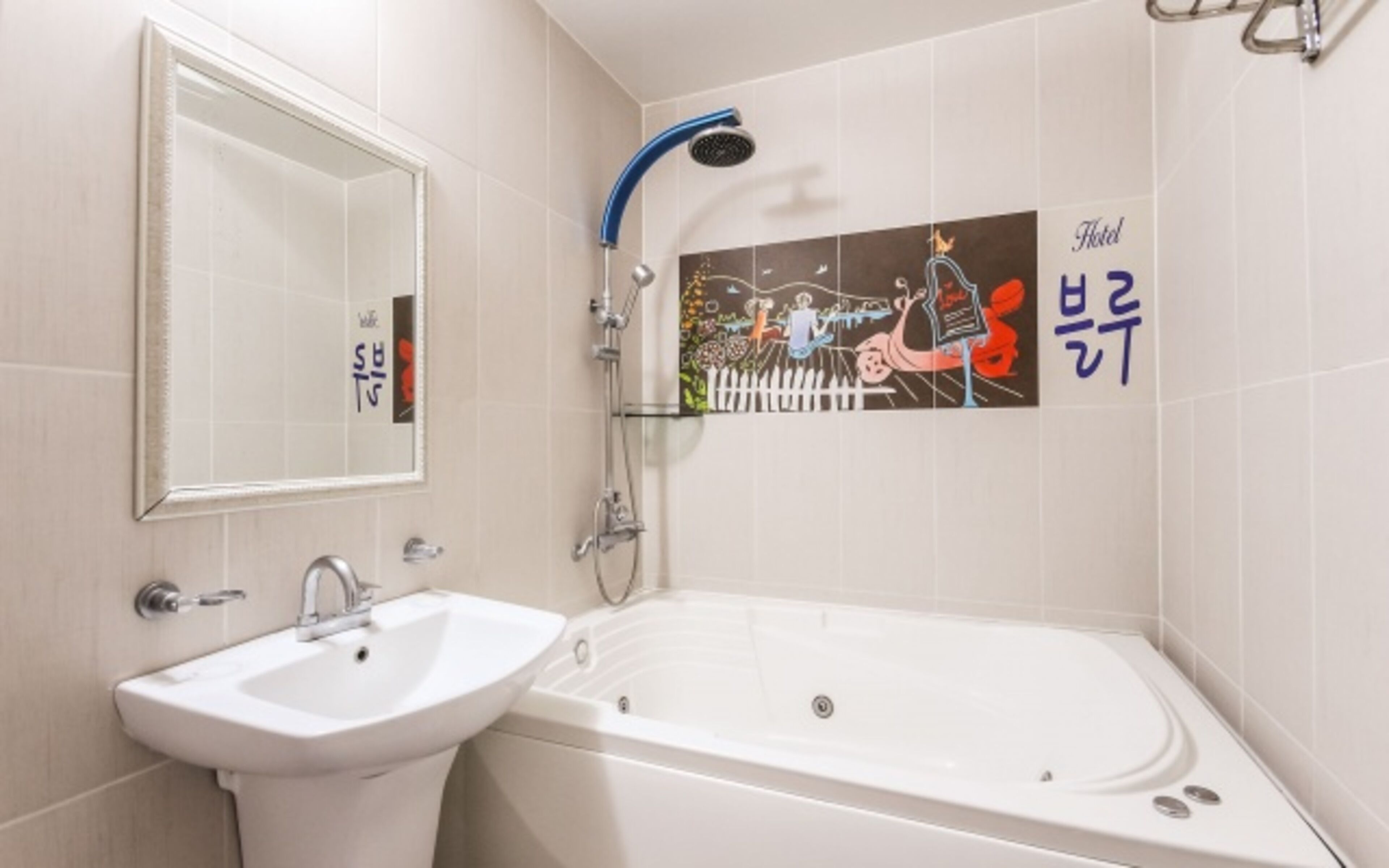 Phòng | Phòng tắm | Vòi sen/bồn tắm kết hợp, bồn tắm thủy lực 