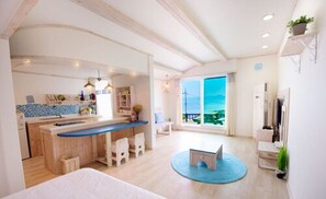 ルーム (Blue) | リビング エリア | 液晶テレビ