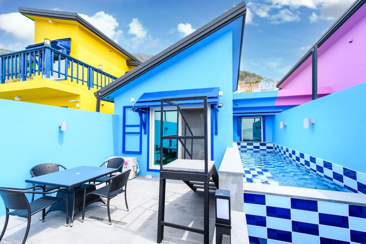 Room (Blue) | 1 bedroom, bed sheets