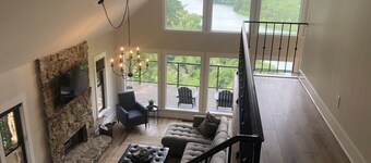 Gorgeous lake view- Only 1 mile from Sligo Marina! 