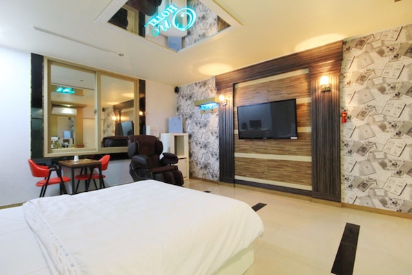 Deluxe-huone (+ Massage Chair) | Yksilöllisesti sisustettu, yksilöllisesti kalustettu, ilmainen Wi-Fi