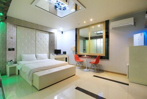 Decoración personalizada, muebles diferentes y wifi gratis 