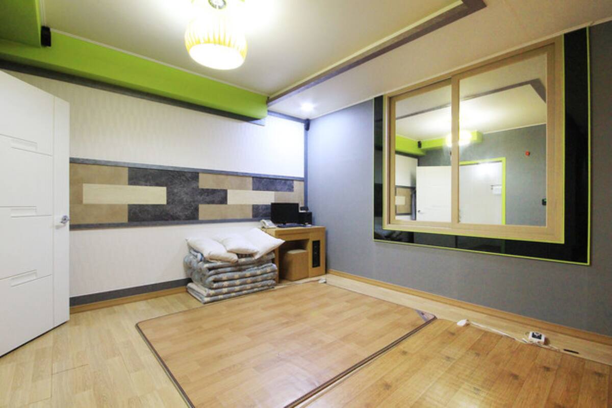 Ondol Room