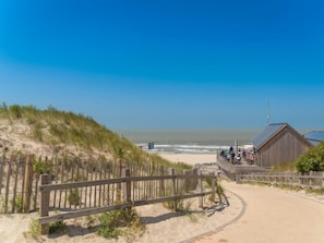 Beach nearby - Seaside 101 with parking by Interhome (Bredene)