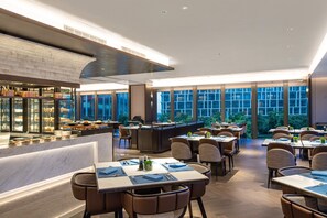 Lunch and dinner served, Chinese cuisine - Crowne Plaza Shanghai Hongqiao by IHG (Shanghai)