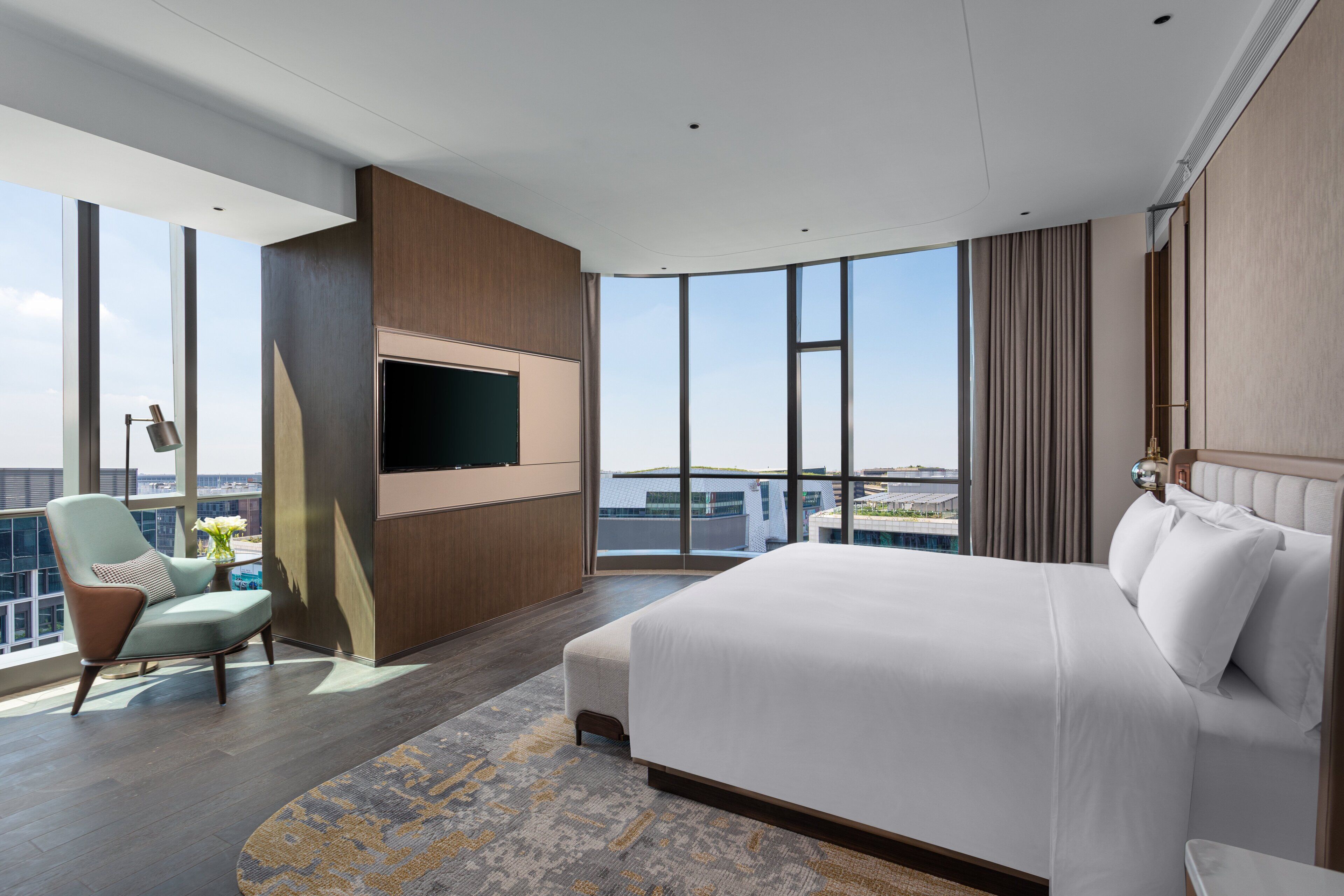 1 bedroom, minibar, in-room safe, individually decorated