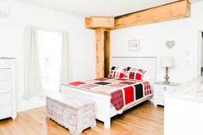 5 bedrooms, iron/ironing board, free WiFi, bed sheets